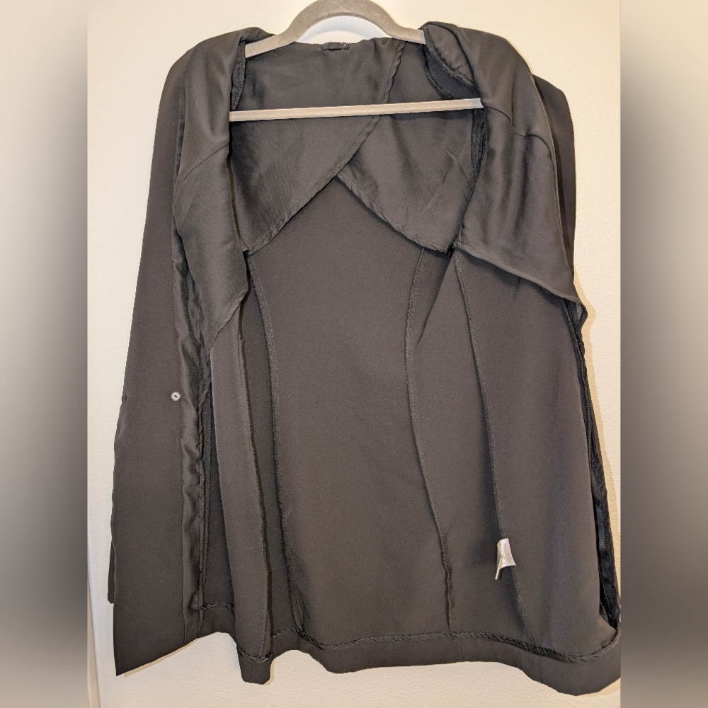 NBD Elegant Black Blazer with Flared Sleeves Size Small - Picture 4 of 9